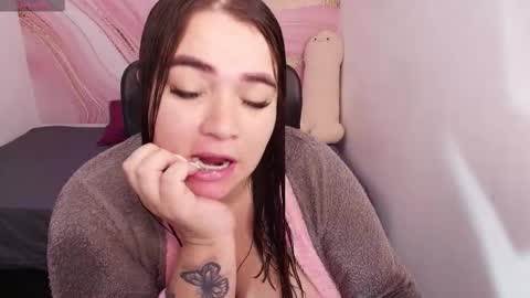 Snapshot of melissalabx69 chatting on February 24, 4:47 am MELISSA online show from February 24, 4:47 am