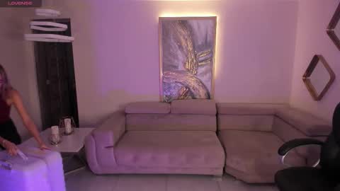 Call me Meli online show from December 21, 3:55 am