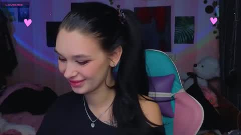 Snapshot of mella_freya chatting on September 15, 10:06 pm Freya IM NONUDE online show from September 15, 10:06 pm