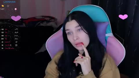 Snapshot of mella_freya chatting on February 10, 9:15 pm Freya IM NONUDE online show from February 10, 9:15 pm