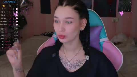 Snapshot of mella_freya chatting on February 27, 9:14 pm Freya IM NONUDE online show from February 27, 9:14 pm