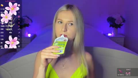 Mellina online show from November 4, 6:57 pm