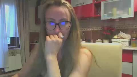 Snapshot of melly_rosey chatting on January 9, 8:24 am Melly online show from January 9, 8:24 am