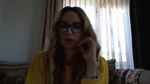 Melly online show from October 31, 8:07 am