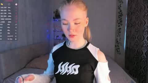 melodievejar online show from April 24, 4:26 am