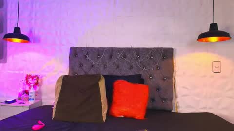 melody online show from April 22, 6:05 pm