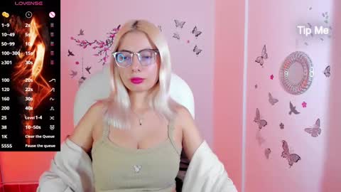 Snapshot of melody_starr chatting on October 2, 3:55 am melody_starr online show from October 2, 3:55 am