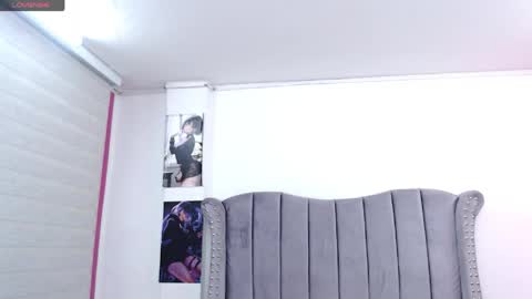 melody online show from April 21, 1:42 am