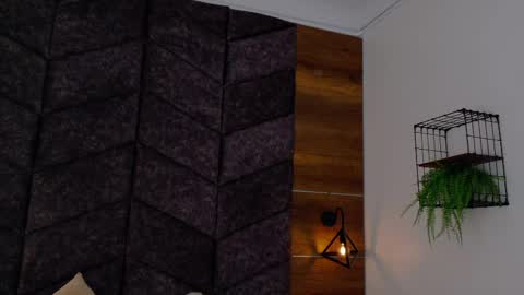  Memphis Williams  online show from April 21, 2:48 am