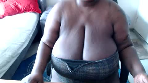 bigboobsass online show from January 18, 8:54 am