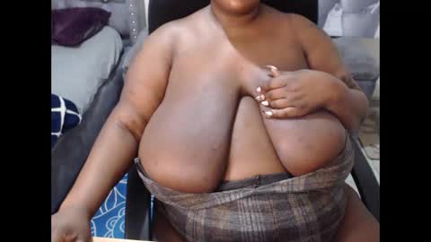 bigboobsass online show from November 4, 6:02 pm