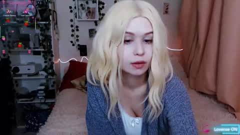 meow_on_da_cam online show from January 11, 2:44 pm