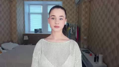 Julie online show from October 19, 9:22 am