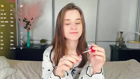 Julie online show from April 27, 9:06 am