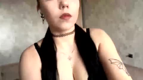 Alice online show from April 7, 12:07 pm