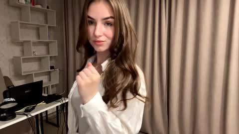 Snapshot of meridethvilca chatting on October 7, 6:23 pm Rina online show from October 7, 6:23 pm