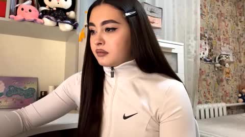 Enni online show from December 4, 5:46 pm