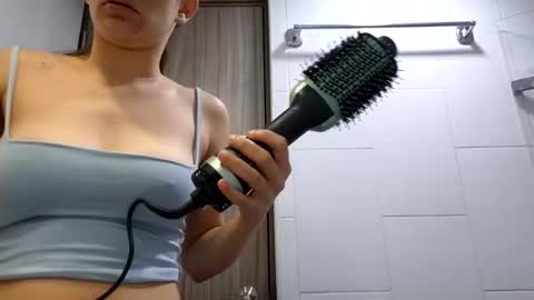 Snapshot of merlinabad chatting on October 19, 2:35 am AURORA online show from October 19, 2:35 am