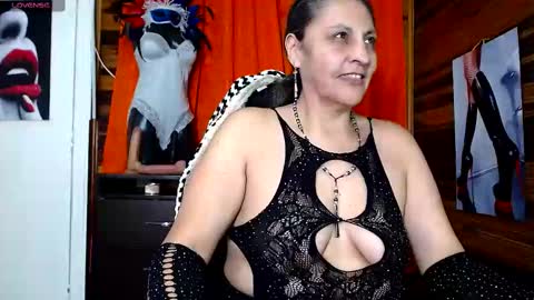 Snapshot of merlyna_goldens chatting on February 23, 3:18 am My next birthday is December 11th. online show from February 23, 3:18 am