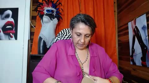Snapshot of merlyna_goldens chatting on February 14, 1:45 am My next birthday is December 11th. online show from February 14, 1:45 am
