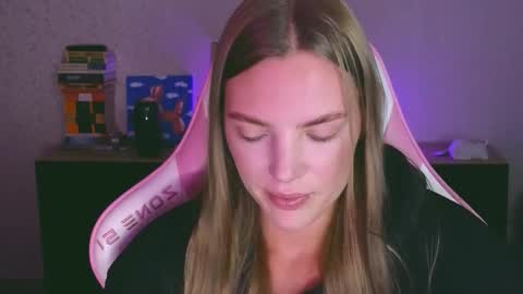 Susan online show from November 18, 4:19 pm