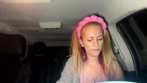 mezzy69 online show from February 19, 10:01 am