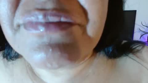 Snapshot of mhia1972 chatting on December 28, 3:37 pm mhia1972 online show from December 28, 3:37 pm