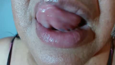 Snapshot of mhia1972 chatting on February 16, 8:55 pm mhia1972 online show from February 16, 8:55 pm
