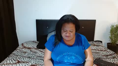 Snapshot of mhia1972 chatting on February 18, 2:05 am mhia1972 online show from February 18, 2:05 am