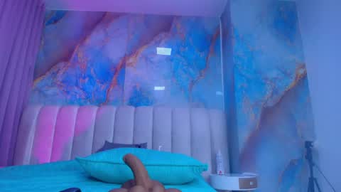 Emi online show from April 23, 7:27 pm