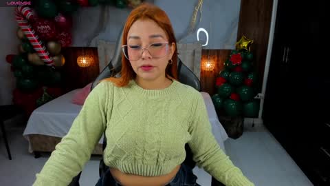 Snapshot of mia_18v chatting on December 20, 6:35 pm Violett online show from December 20, 6:35 pm
