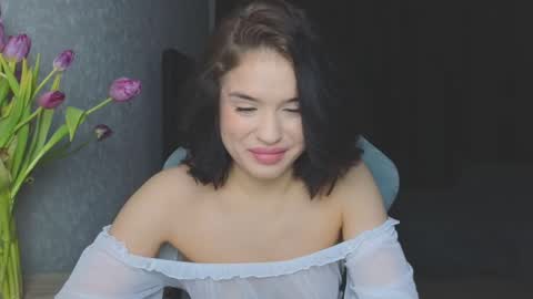 Snapshot of mia___lunaa chatting on March 12, 9:24 pm Mia online show from March 12, 9:24 pm