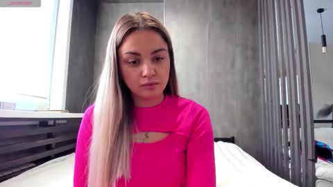 Mia online show from February 4, 3:53 am