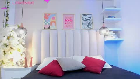 mia__bailey_ online show from April 28, 3:10 am