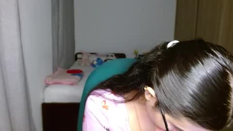 Mia online show from November 26, 2:23 am