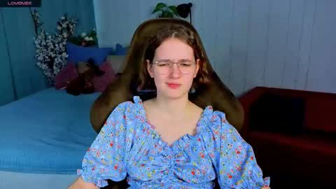 mia__mooore online show from March 12, 1:36 pm