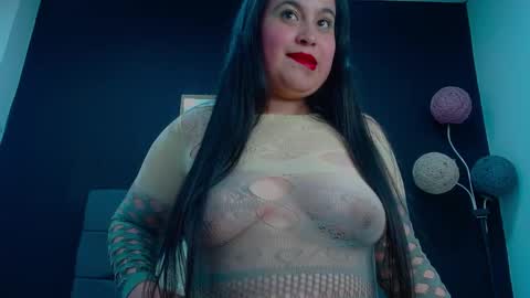 C A L L  M E  M I A  online show from October 6, 6:08 am