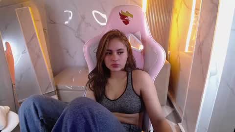 Snapshot of mia_adams_a_ chatting on September 28, 12:39 am Mia online show from September 28, 12:39 am