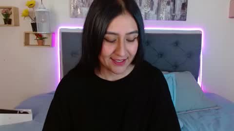 M I A  A Y R A online show from September 30, 3:39 pm