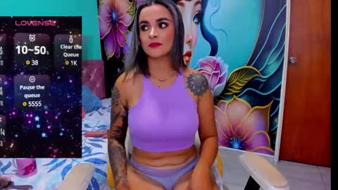 Snapshot of mia_bigtits_17 chatting on December 28, 12:57 am Mia online show from December 28, 12:57 am