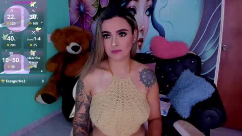 Mia online show from April 19, 7:27 pm