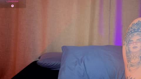   online show from April 10, 6:30 am