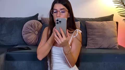 Freya Allen online show from January 11, 2:05 am