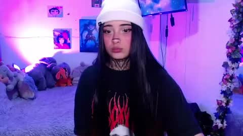 Mia online show from July 5, 5:02 am