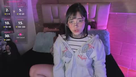 Mia online show from June 9, 5:40 am