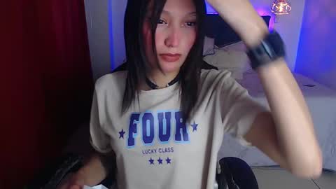 Snapshot of mia_collens_ chatting on February 3, 1:41 am MIA online show from February 3, 1:41 am
