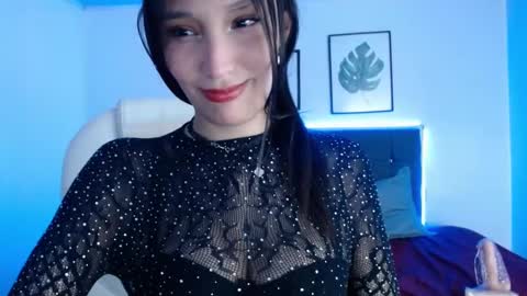 Snapshot of mia_collens_ chatting on October 4, 3:45 am MIA online show from October 4, 3:45 am