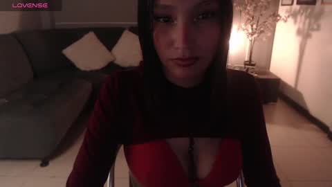 Snapshot of mia_collens_ chatting on January 27, 1:37 am MIA online show from January 27, 1:37 am