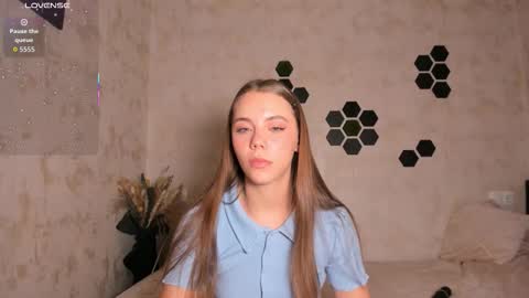 Snapshot of mia_com chatting on October 1, 2:22 pm Mia next stream Thursday 1400 UTC1 Friday 1400 UTC1 online show from October 1, 2:22 pm