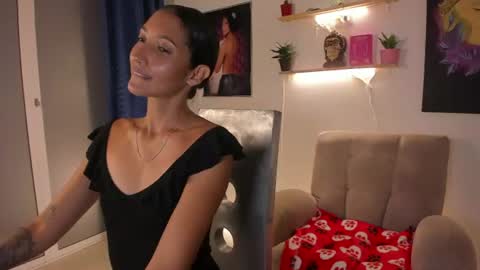 Mia Sandoval online show from June 13, 10:29 pm